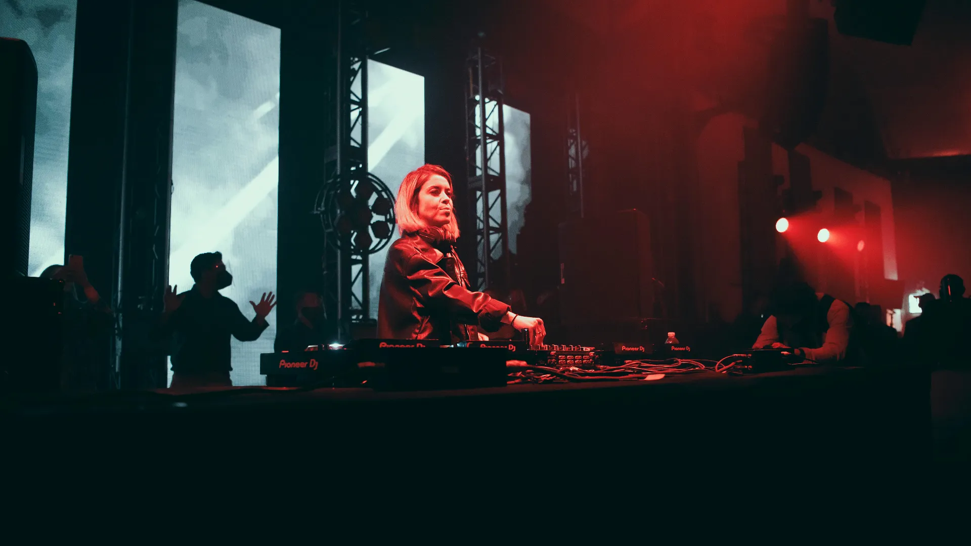 Independent artist uploading music on Soundyard